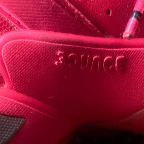 Adidas D.O.N. Issue #2
Crayola Jazzberry Jam. - Picture 6 of 14